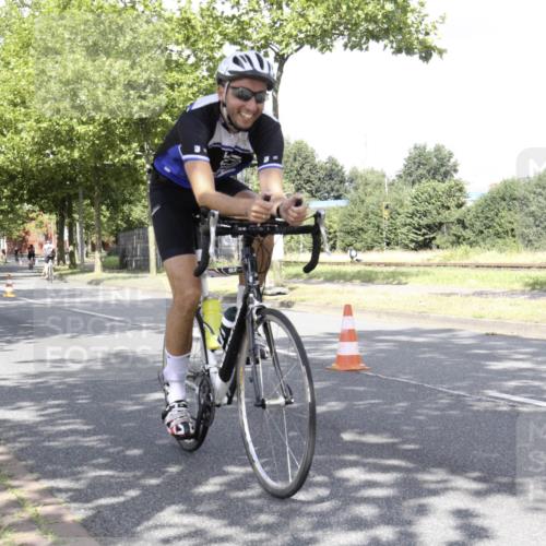 11.08.2024 - GEWOBA Citytriathlon Bremen H.Heesch http://msf.ph/oto/6769671 11.08.2024 11:49:48 Radfahren 815, 862, 949, 979 meine-sportfotos.de