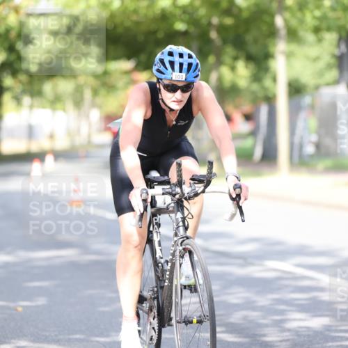 11.08.2024 - GEWOBA Citytriathlon Bremen H.Heesch http://msf.ph/oto/6769675 11.08.2024 10:43:06 Radfahren 21, 70, 101, 116 meine-sportfotos.de