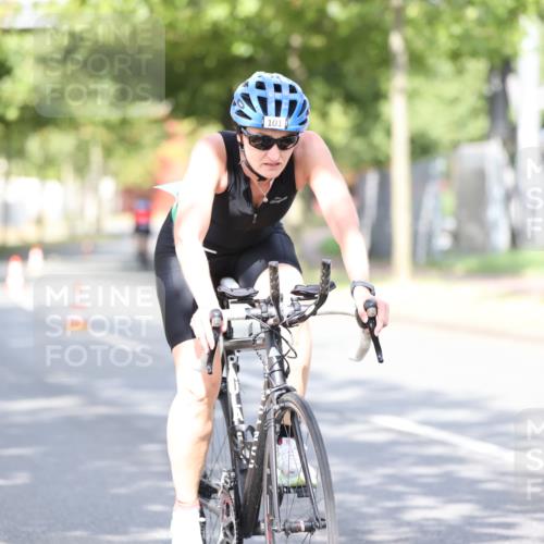 11.08.2024 - GEWOBA Citytriathlon Bremen H.Heesch http://msf.ph/oto/6769678 11.08.2024 10:43:06 Radfahren 21, 70, 101, 116 meine-sportfotos.de