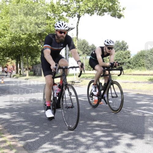 11.08.2024 - GEWOBA Citytriathlon Bremen H.Heesch http://msf.ph/oto/6769679 11.08.2024 11:50:01 Radfahren 785, 796, 862, 881, 979 meine-sportfotos.de