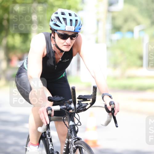 11.08.2024 - GEWOBA Citytriathlon Bremen H.Heesch http://msf.ph/oto/6769691 11.08.2024 10:43:06 Radfahren 21, 70, 101, 116 meine-sportfotos.de