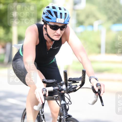 11.08.2024 - GEWOBA Citytriathlon Bremen H.Heesch http://msf.ph/oto/6769694 11.08.2024 10:43:06 Radfahren 21, 70, 101, 116 meine-sportfotos.de