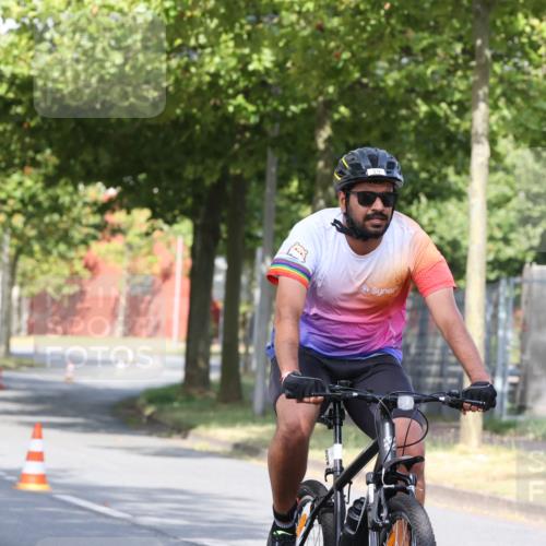 11.08.2024 - GEWOBA Citytriathlon Bremen H.Heesch http://msf.ph/oto/6769696 11.08.2024 10:30:29 Radfahren 19 meine-sportfotos.de