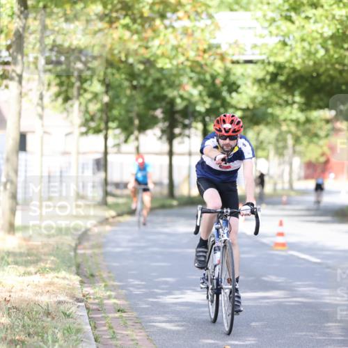 11.08.2024 - GEWOBA Citytriathlon Bremen H.Heesch http://msf.ph/oto/6769701 11.08.2024 10:43:28 Radfahren 2, 6, 17, 108 meine-sportfotos.de