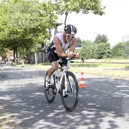 11.08.2024 - GEWOBA Citytriathlon Bremen H.Heesch http://msf.ph/oto/6769706 11.08.2024 11:50:40 Radfahren 741, 748, 783, 915, 963, 966, 992, 1021, 1027 meine-sportfotos.de