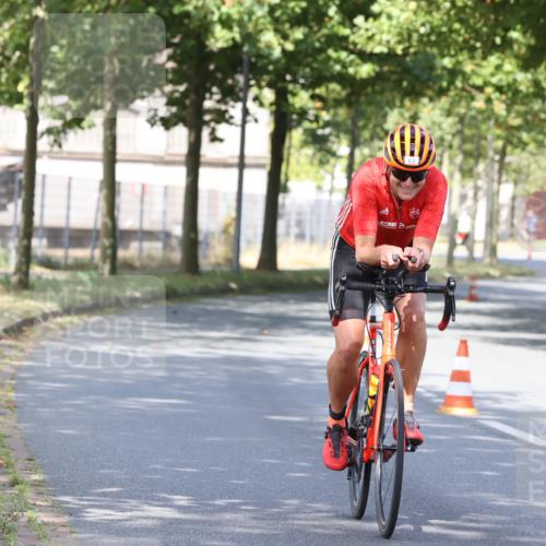 11.08.2024 - GEWOBA Citytriathlon Bremen H.Heesch http://msf.ph/oto/6769708 11.08.2024 10:32:33 Radfahren 63 meine-sportfotos.de