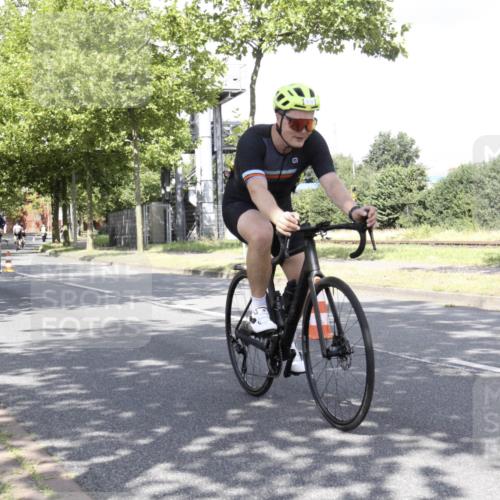 11.08.2024 - GEWOBA Citytriathlon Bremen H.Heesch http://msf.ph/oto/6769709 11.08.2024 11:50:42 Radfahren 741, 748, 783, 963, 966, 992, 1021, 1027 meine-sportfotos.de