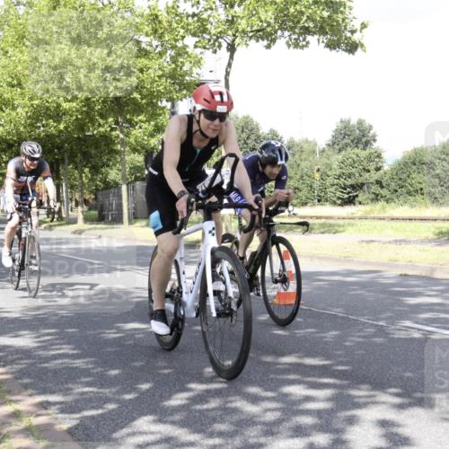 11.08.2024 - GEWOBA Citytriathlon Bremen H.Heesch http://msf.ph/oto/6769711 11.08.2024 11:50:44 Radfahren 741, 748, 783, 963, 966, 992, 1021, 1027 meine-sportfotos.de