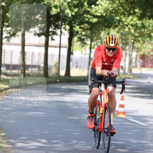 11.08.2024 - GEWOBA Citytriathlon Bremen H.Heesch http://msf.ph/oto/6769712 11.08.2024 10:32:33 Radfahren 63 meine-sportfotos.de