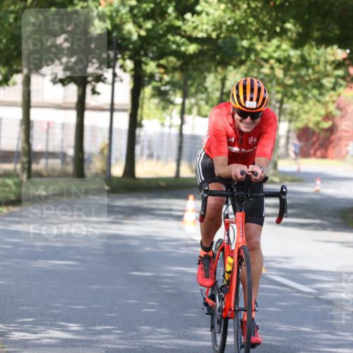 11.08.2024 - GEWOBA Citytriathlon Bremen H.Heesch http://msf.ph/oto/6769718 11.08.2024 10:32:33 Radfahren 63 meine-sportfotos.de