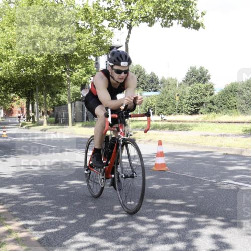 11.08.2024 - GEWOBA Citytriathlon Bremen H.Heesch http://msf.ph/oto/6769719 11.08.2024 11:50:46 Radfahren 741, 748, 783, 963, 966, 992, 1021, 1027 meine-sportfotos.de