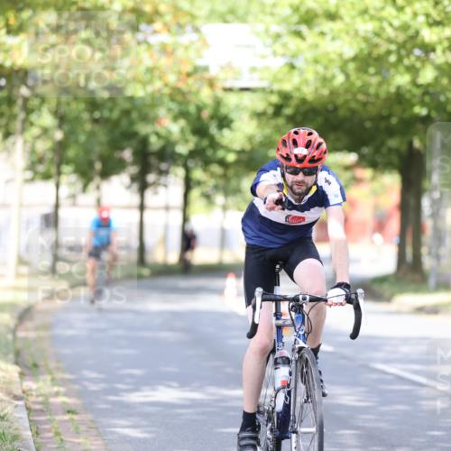 11.08.2024 - GEWOBA Citytriathlon Bremen H.Heesch http://msf.ph/oto/6769723 11.08.2024 10:43:29 Radfahren 2, 6, 17, 108 meine-sportfotos.de
