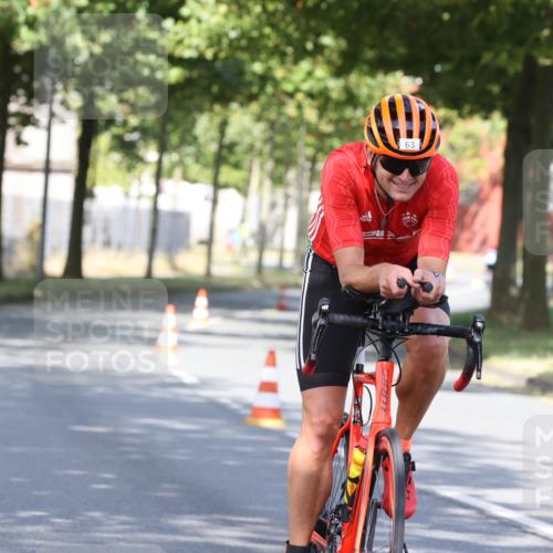 11.08.2024 - GEWOBA Citytriathlon Bremen H.Heesch http://msf.ph/oto/6769737 11.08.2024 10:32:33 Radfahren 63 meine-sportfotos.de