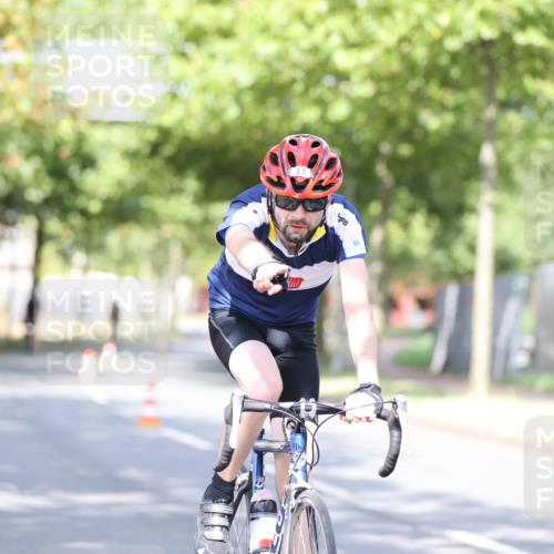 11.08.2024 - GEWOBA Citytriathlon Bremen H.Heesch http://msf.ph/oto/6769738 11.08.2024 10:43:29 Radfahren 2, 6, 17, 108 meine-sportfotos.de