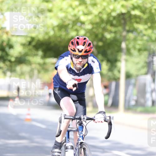 11.08.2024 - GEWOBA Citytriathlon Bremen H.Heesch http://msf.ph/oto/6769740 11.08.2024 10:43:29 Radfahren 2, 6, 17, 108 meine-sportfotos.de