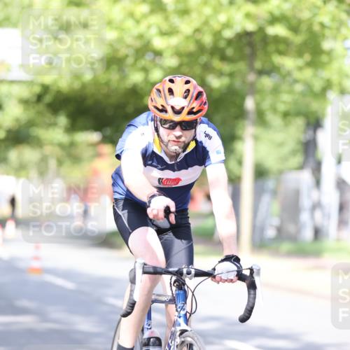 11.08.2024 - GEWOBA Citytriathlon Bremen H.Heesch http://msf.ph/oto/6769743 11.08.2024 10:43:29 Radfahren 2, 6, 17, 108 meine-sportfotos.de