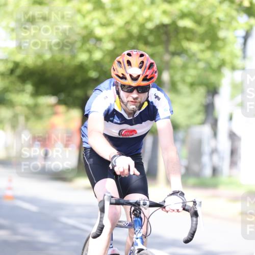 11.08.2024 - GEWOBA Citytriathlon Bremen H.Heesch http://msf.ph/oto/6769746 11.08.2024 10:43:29 Radfahren 2, 6, 17, 108 meine-sportfotos.de