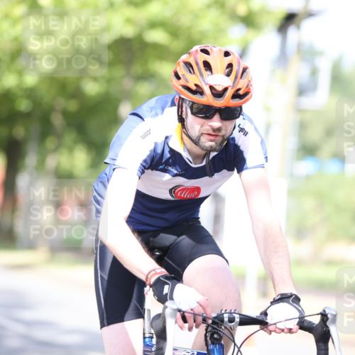 11.08.2024 - GEWOBA Citytriathlon Bremen H.Heesch http://msf.ph/oto/6769754 11.08.2024 10:43:29 Radfahren 2, 6, 17, 108 meine-sportfotos.de