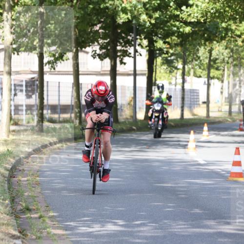11.08.2024 - GEWOBA Citytriathlon Bremen H.Heesch http://msf.ph/oto/6769755 11.08.2024 10:33:09 Radfahren 46, 85 meine-sportfotos.de