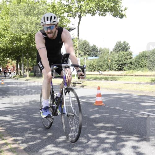 11.08.2024 - GEWOBA Citytriathlon Bremen H.Heesch http://msf.ph/oto/6769756 11.08.2024 11:51:38 Radfahren 793, 876, 993, 1034 meine-sportfotos.de