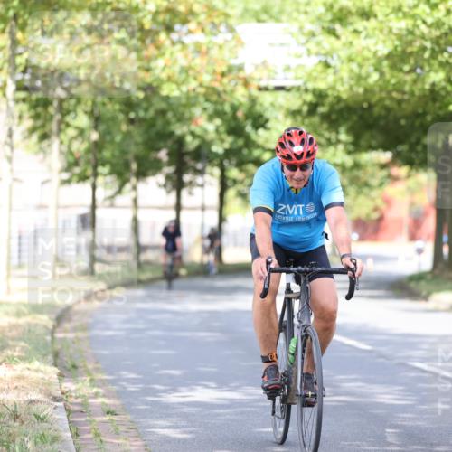 11.08.2024 - GEWOBA Citytriathlon Bremen H.Heesch http://msf.ph/oto/6769762 11.08.2024 10:43:32 Radfahren 2, 6, 17, 108 meine-sportfotos.de