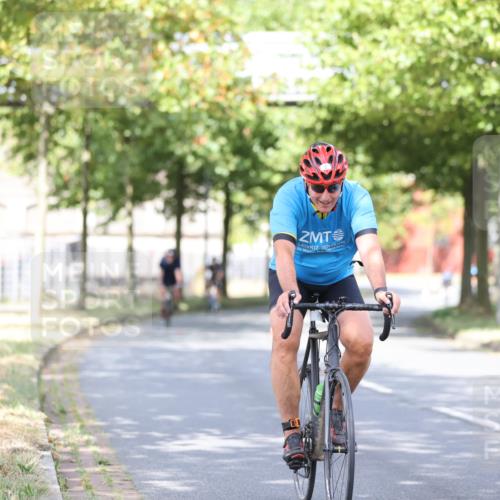 11.08.2024 - GEWOBA Citytriathlon Bremen H.Heesch http://msf.ph/oto/6769765 11.08.2024 10:43:32 Radfahren 2, 6, 17, 108 meine-sportfotos.de