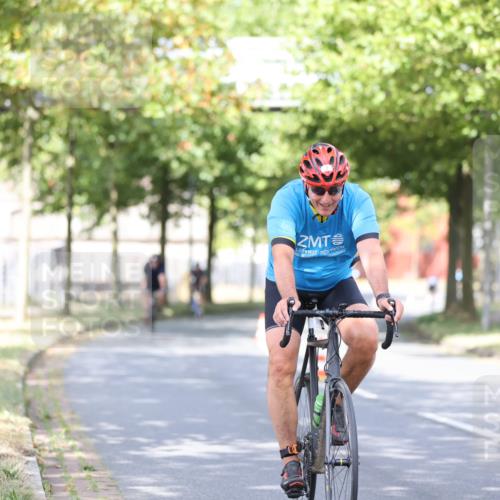 11.08.2024 - GEWOBA Citytriathlon Bremen H.Heesch http://msf.ph/oto/6769768 11.08.2024 10:43:32 Radfahren 2, 6, 17, 108 meine-sportfotos.de