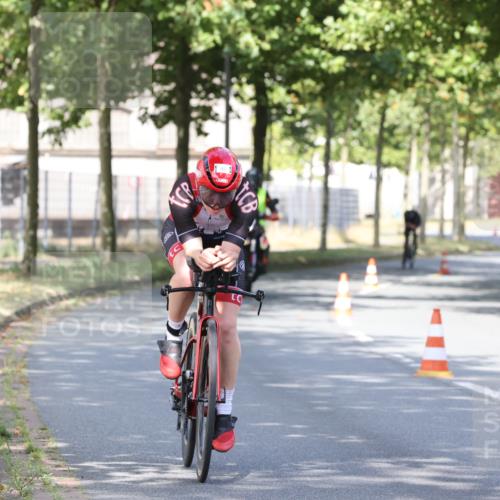 11.08.2024 - GEWOBA Citytriathlon Bremen H.Heesch http://msf.ph/oto/6769769 11.08.2024 10:33:10 Radfahren 46, 85 meine-sportfotos.de