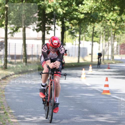 11.08.2024 - GEWOBA Citytriathlon Bremen H.Heesch http://msf.ph/oto/6769772 11.08.2024 10:33:10 Radfahren 46, 85 meine-sportfotos.de