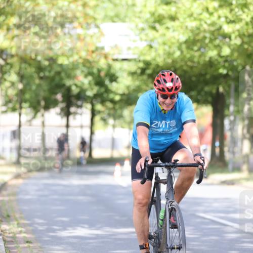 11.08.2024 - GEWOBA Citytriathlon Bremen H.Heesch http://msf.ph/oto/6769774 11.08.2024 10:43:32 Radfahren 2, 6, 17, 108 meine-sportfotos.de