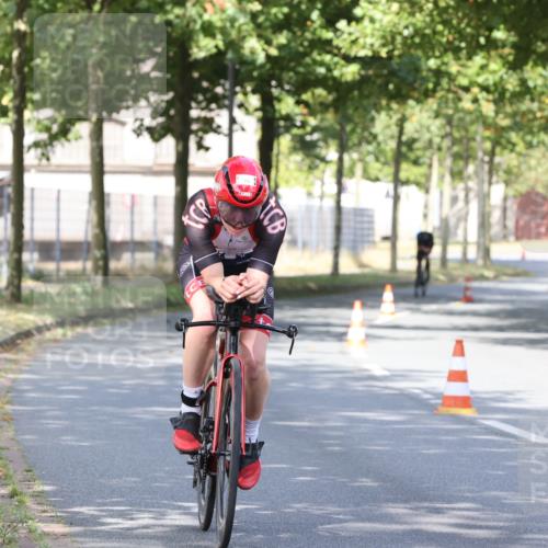 11.08.2024 - GEWOBA Citytriathlon Bremen H.Heesch http://msf.ph/oto/6769775 11.08.2024 10:33:10 Radfahren 46, 85 meine-sportfotos.de