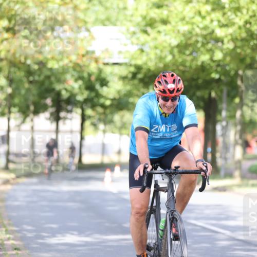 11.08.2024 - GEWOBA Citytriathlon Bremen H.Heesch http://msf.ph/oto/6769776 11.08.2024 10:43:32 Radfahren 2, 6, 17, 108 meine-sportfotos.de