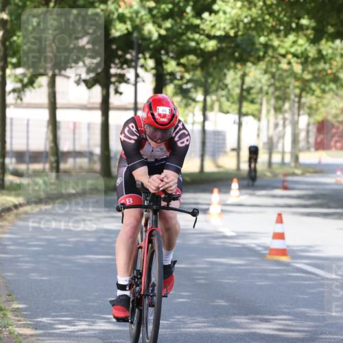 11.08.2024 - GEWOBA Citytriathlon Bremen H.Heesch http://msf.ph/oto/6769779 11.08.2024 10:33:10 Radfahren 46, 85 meine-sportfotos.de