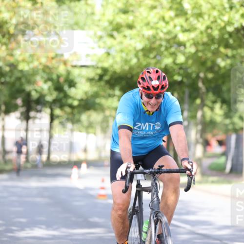 11.08.2024 - GEWOBA Citytriathlon Bremen H.Heesch http://msf.ph/oto/6769783 11.08.2024 10:43:32 Radfahren 2, 6, 17, 108 meine-sportfotos.de