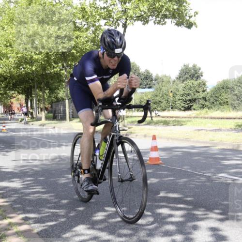 11.08.2024 - GEWOBA Citytriathlon Bremen H.Heesch http://msf.ph/oto/6769784 11.08.2024 11:52:12 Radfahren 743, 762, 794, 818, 889, 932, 945, 1016, 1017 meine-sportfotos.de