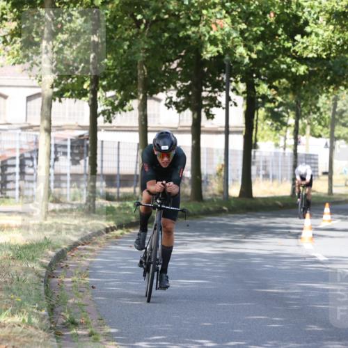 11.08.2024 - GEWOBA Citytriathlon Bremen H.Heesch http://msf.ph/oto/6769793 11.08.2024 10:33:15 Radfahren 46, 85 meine-sportfotos.de