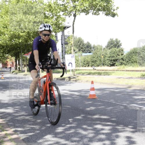 11.08.2024 - GEWOBA Citytriathlon Bremen H.Heesch http://msf.ph/oto/6769795 11.08.2024 11:52:16 Radfahren 743, 745, 762, 794, 818, 889, 932, 945, 1016, 1017 meine-sportfotos.de