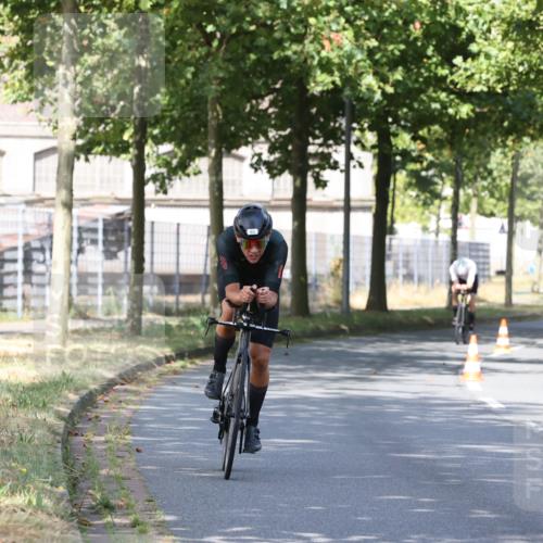 11.08.2024 - GEWOBA Citytriathlon Bremen H.Heesch http://msf.ph/oto/6769796 11.08.2024 10:33:15 Radfahren 46, 85 meine-sportfotos.de