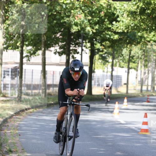 11.08.2024 - GEWOBA Citytriathlon Bremen H.Heesch http://msf.ph/oto/6769799 11.08.2024 10:33:16 Radfahren 46, 85 meine-sportfotos.de