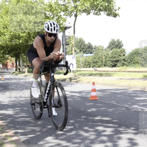 11.08.2024 - GEWOBA Citytriathlon Bremen H.Heesch http://msf.ph/oto/6769805 11.08.2024 11:52:23 Radfahren 745, 762, 794, 818, 889, 932, 945, 953, 1017 meine-sportfotos.de