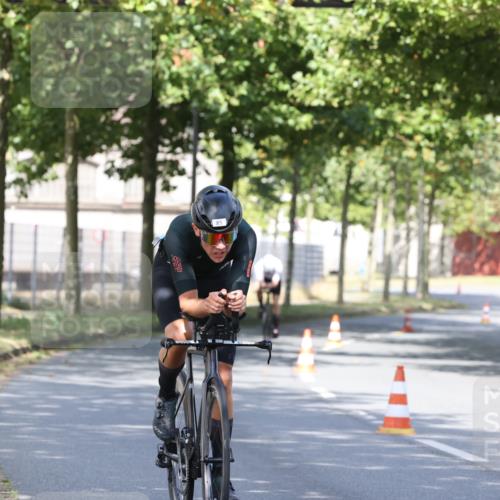 11.08.2024 - GEWOBA Citytriathlon Bremen H.Heesch http://msf.ph/oto/6769806 11.08.2024 10:33:16 Radfahren 46, 85 meine-sportfotos.de
