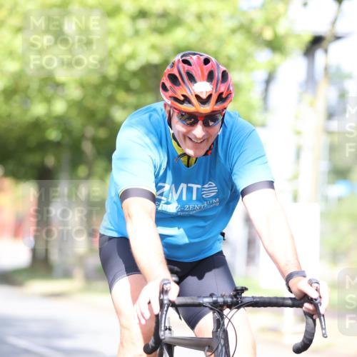 11.08.2024 - GEWOBA Citytriathlon Bremen H.Heesch http://msf.ph/oto/6769807 11.08.2024 10:43:32 Radfahren 2, 6, 17, 108 meine-sportfotos.de