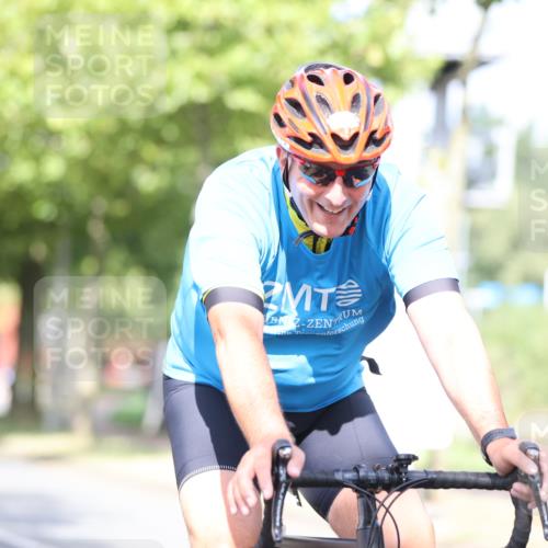 11.08.2024 - GEWOBA Citytriathlon Bremen H.Heesch http://msf.ph/oto/6769810 11.08.2024 10:43:32 Radfahren 2, 6, 17, 108 meine-sportfotos.de