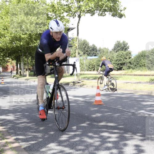 11.08.2024 - GEWOBA Citytriathlon Bremen H.Heesch http://msf.ph/oto/6769816 11.08.2024 11:52:37 Radfahren 745, 889, 953, 971, 987 meine-sportfotos.de