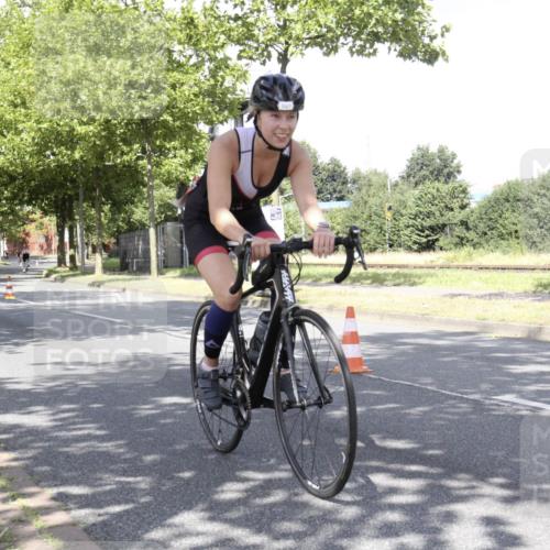 11.08.2024 - GEWOBA Citytriathlon Bremen H.Heesch http://msf.ph/oto/6769819 11.08.2024 11:52:48 Radfahren 917, 971, 987, 1005 meine-sportfotos.de