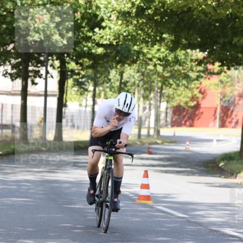 11.08.2024 - GEWOBA Citytriathlon Bremen H.Heesch http://msf.ph/oto/6769821 11.08.2024 10:33:20 Radfahren 46, 85 meine-sportfotos.de