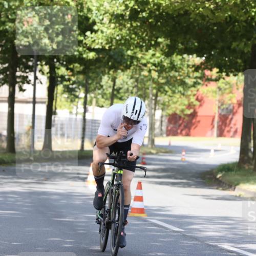 11.08.2024 - GEWOBA Citytriathlon Bremen H.Heesch http://msf.ph/oto/6769829 11.08.2024 10:33:20 Radfahren 46, 85 meine-sportfotos.de