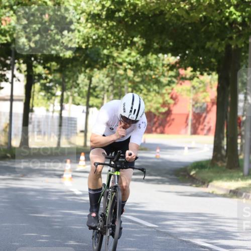 11.08.2024 - GEWOBA Citytriathlon Bremen H.Heesch http://msf.ph/oto/6769837 11.08.2024 10:33:20 Radfahren 46, 85 meine-sportfotos.de