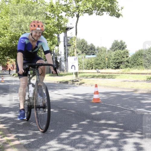 11.08.2024 - GEWOBA Citytriathlon Bremen H.Heesch http://msf.ph/oto/6769841 11.08.2024 11:53:33 Radfahren 788, 844, 940, 999, 1009 meine-sportfotos.de