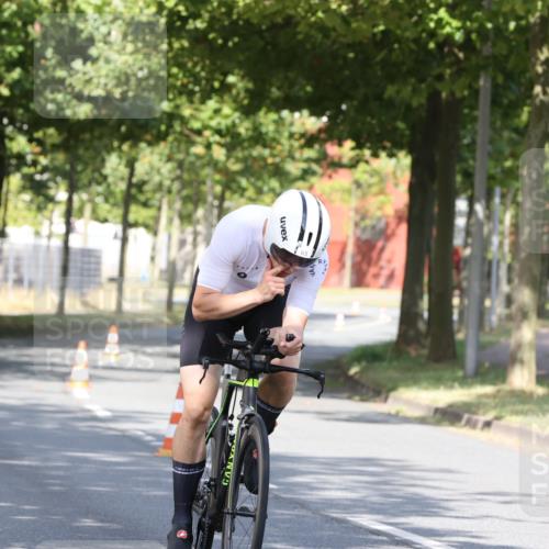 11.08.2024 - GEWOBA Citytriathlon Bremen H.Heesch http://msf.ph/oto/6769845 11.08.2024 10:33:20 Radfahren 46, 85 meine-sportfotos.de
